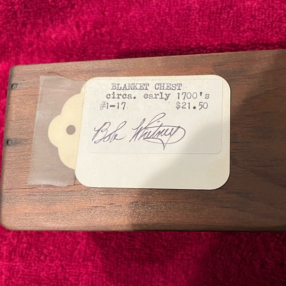 Blanket Chest - Doll Size. Circa 1700's - Picture 8 of 11